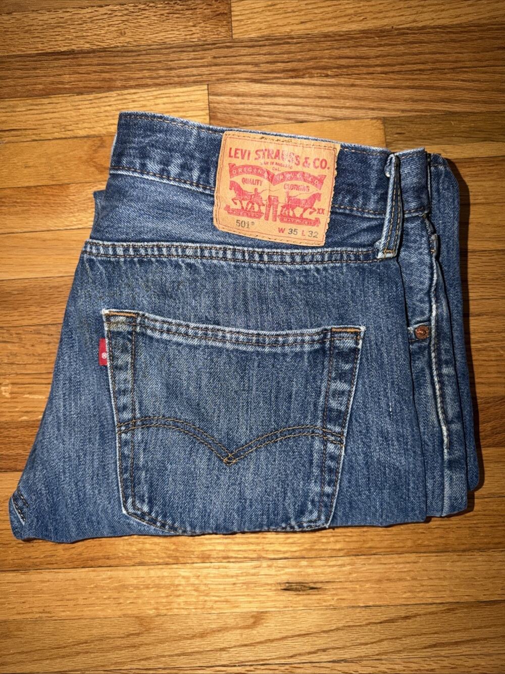 Levi's 501 Jeans Men's 35x32 Original Straight Fit Buttonfly (Distressed)